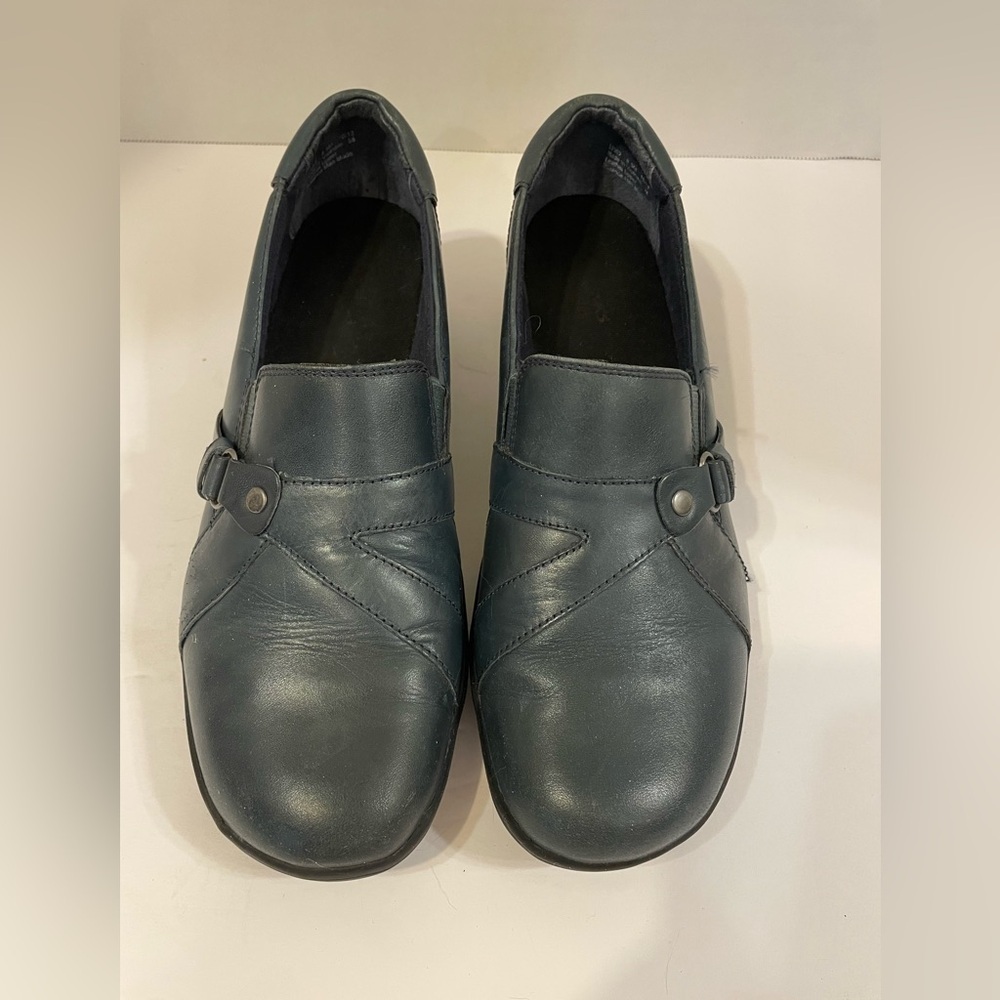Clarks navy blue leather slide-on loafers shoes size 8 1/2